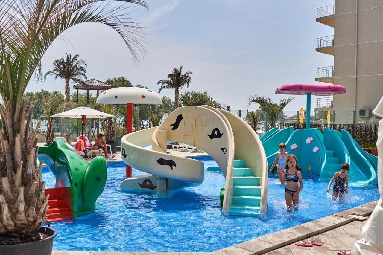 Coral Aparthotel Pool & Spa Mamaia Nord Năvodari المظهر الخارجي الصورة